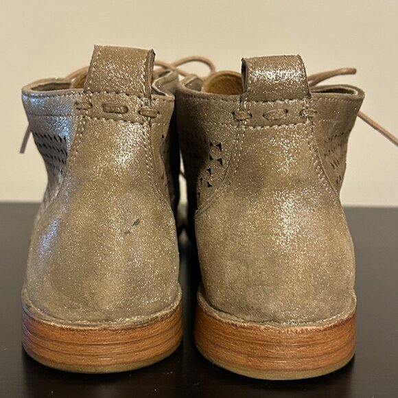 Womens TRASK Sz 8.5 Gold Metallic Leather Addy Lace-Up Ankle Boots Booties - Picture 4 of 6